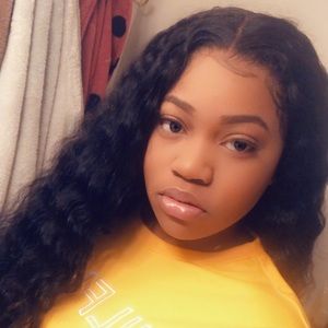 Meet your Posher, Deandra